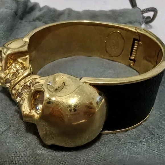 Alexander McQueen Gold Skull Bracelet - Picture 2 of 4